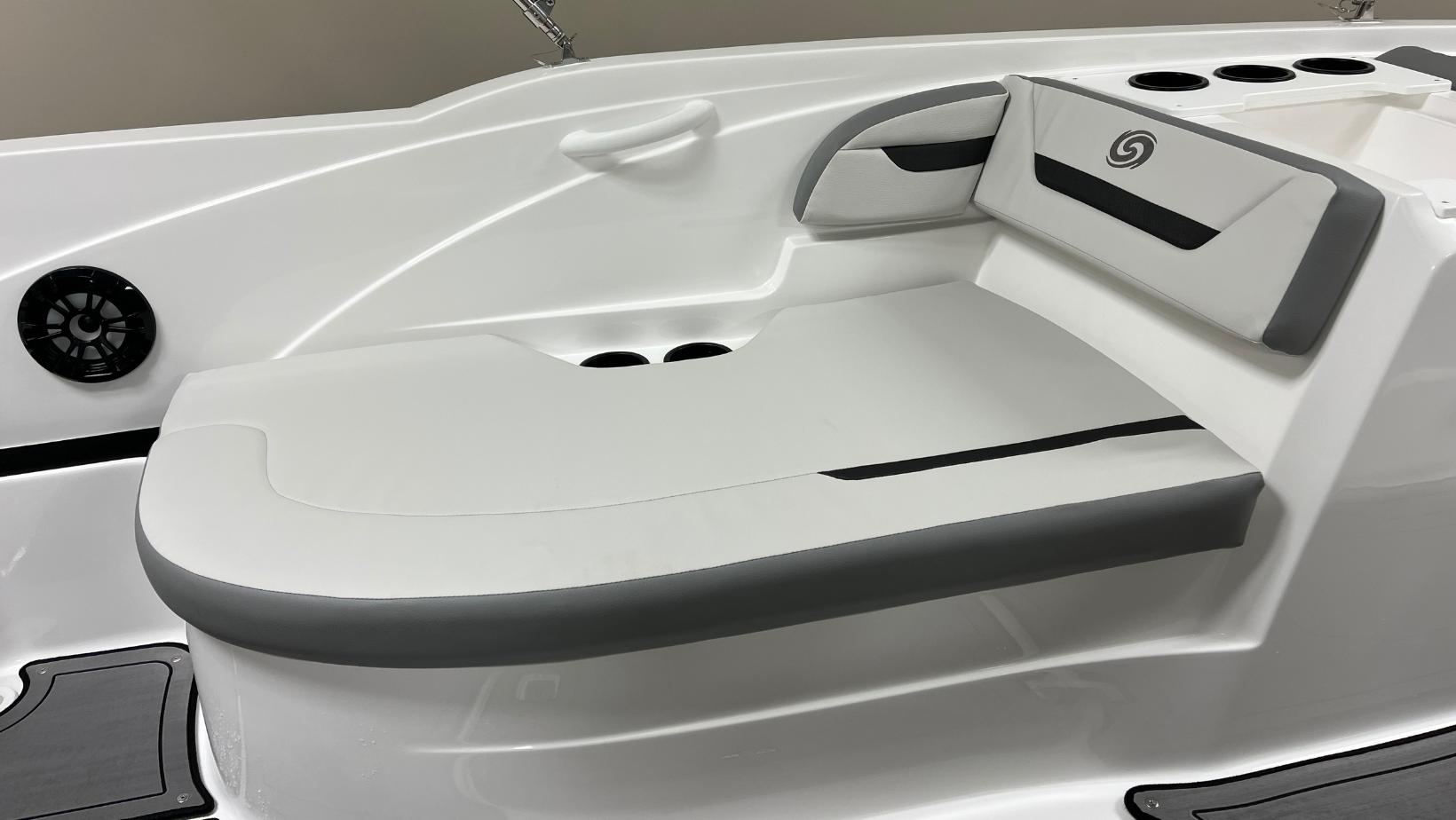 2023 Hurricane SunDeck Sport 205 OB Base - Photo 12